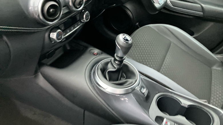 Nissan Juke 1.0 DiG-T 114 N-Connecta 5dr Petrol Hatchback